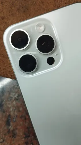 Apple iPhone 15 Pro Max - Titanio Blanco (Usado)