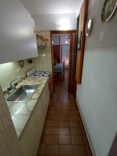 Comodo Departamento Ubicado En Zona Centrica A Solo 3 Cuadras De La Playa.