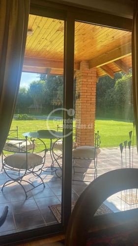 Parcela Venta Con Casa En Linares 240/ 2.520,piscina, Jardín