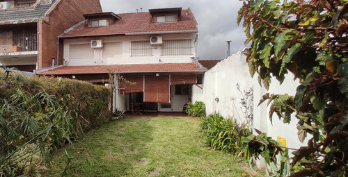Venta Triplex ,5 Amb., Jardín, Cochera. Barrio Malvinas, Boulogne, San Isidro, Gba Norte