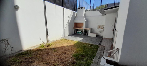 Imagen 4 de 16 de Edificio Comercial A Estrenar 12 Ambientes, Cocheras, Detalles De Categoría.