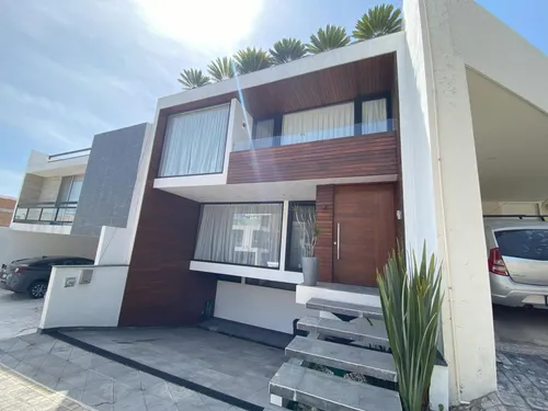 Casa En Venta En Lomas De Angelópolis Ii
