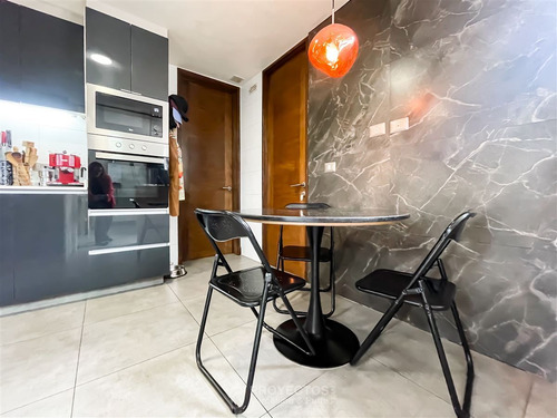Casa En Arriendo De 5 Dorm. En Colina