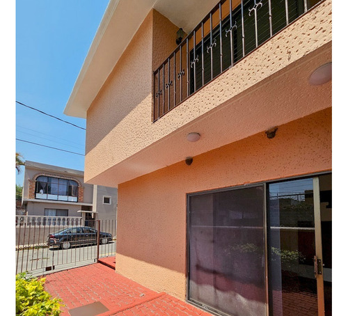 Casa Con Inigualable Ubicación Al Norte De La Ciudad, En Col. La Pradera, Cuernavaca Morelos.