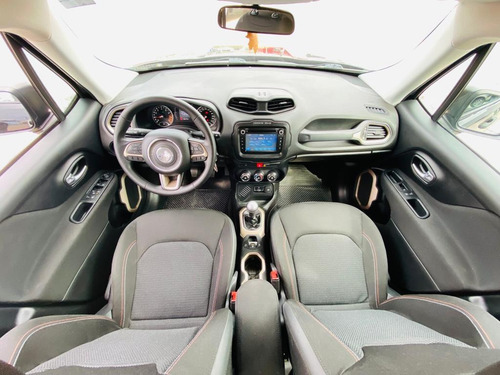 Imagem 2 de 10 de Jeep Renegade 2018 1.8 Custom Flex 5p