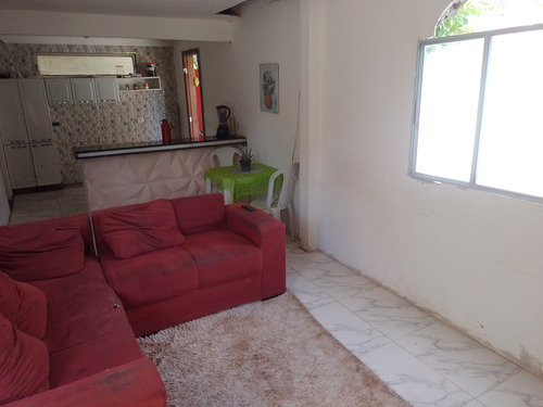 2 Quartos,2 Banheiro, Área Com Pequena Picina E Churrasqueir