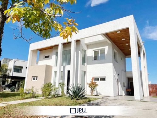 Imagen 1 de 24 de Casa En Venta El Canton Bº Islas A La Laguna C/pileta