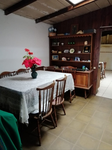 Imagen 4 de 12 de Casa Frente A La Pdi, A Pasos Del Centro De Santa Cruz