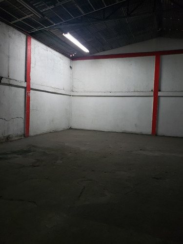 Imagen 13 de 14 de Renta De Bodega Sobre Rio Consulado