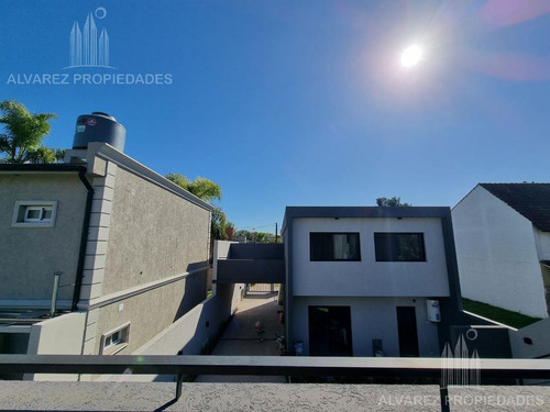 Imagen 2 de 25 de Dúplex 3 Ambientes Venta Castelar