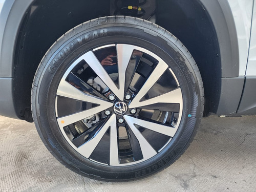Imagen 20 de 25 de Volkswagen Taos Highline Tsi My23 #02