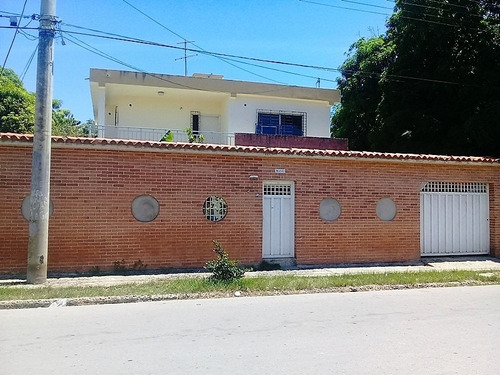 Imagen 1 de 7 de Casa Quinta De Dos Niveles En Parcelamiento Miranda Sector B