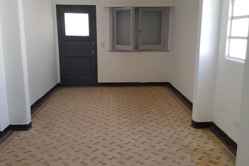 Casa En Venta - 2 Dormitorios 1 Baño - Pergamino