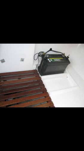 Lancha Ventura 23 Motor