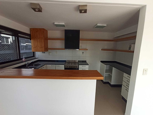 Departamento En Venta En Tigre, 3 Dormitorios, 2 Baños Y Toillete, Dos Cocheras Y Pileta