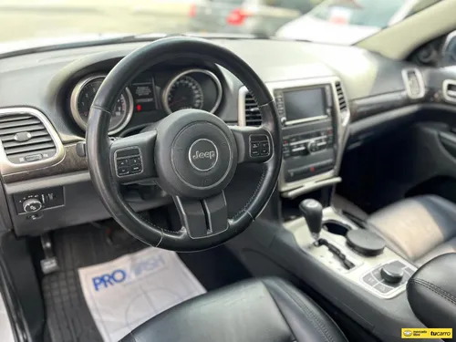 Jeep Grand Cherokee Laredo 3.6cc AT AA 4X4