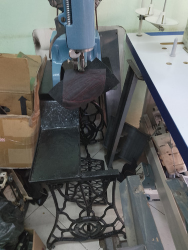 Máquina De Coser Singer 29k71 Remendona De Zapato Cromada Azul Acero (Usado)