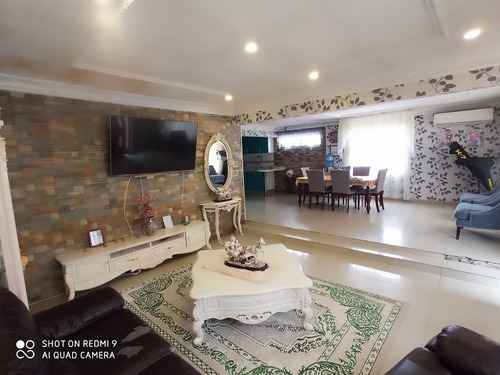 Casa En Venta, 5 Estacionamientos, El Parrón. (93659)