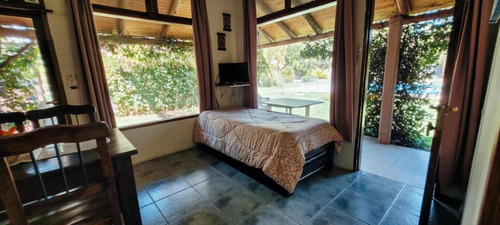 Casa En Venta - 6 Dormitorios 4 Baños - Mendoza