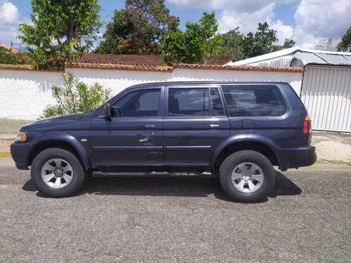 Imagen 3 de 6 de Mitsubishi Montero Sport