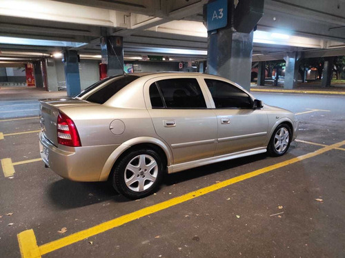 Imagen 4 de 5 de Chevrolet Astra 2.0 Gl 2006
