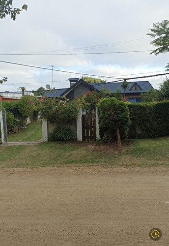 Casa Dos Dormitorio Con Piscina En Parque Del Plata