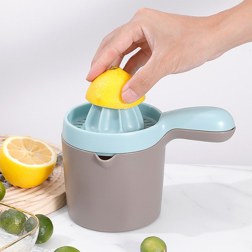 El Exprimidor Manual P Exprime El Limón Y Separa La Taza Con