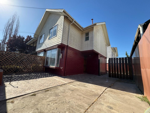 Arriendo Casa 3 Dormitorios Excelente Ubicación En Sta Cruz