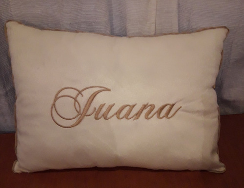 Almohadón Bordado Personalizado Para 15 Años Souvenir.