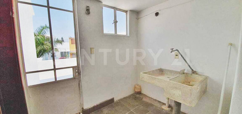 Casa En Venta Ideal Para Inversión, Vallarta Poniente, Guadalajara.