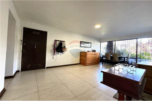 Primer Piso, 3 Dorm + Estac, Buena Ubicación