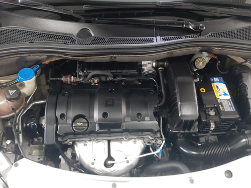 Imagem 14 de 15 de Peugeot 208 2015 1.6 16v Griffe Flex Aut. 5p