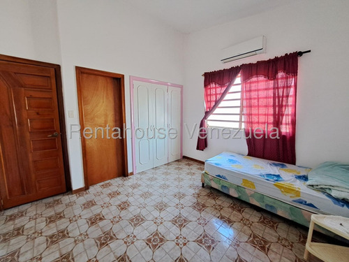 Luis Quiroz Vende Casa Con Amplio Metraje En El Trigal Norte Valencia, Ideal Para Ser Remodelada Lq 25-20597