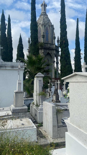 Tumba De 14 Gavetas Panteón De Mezquitán