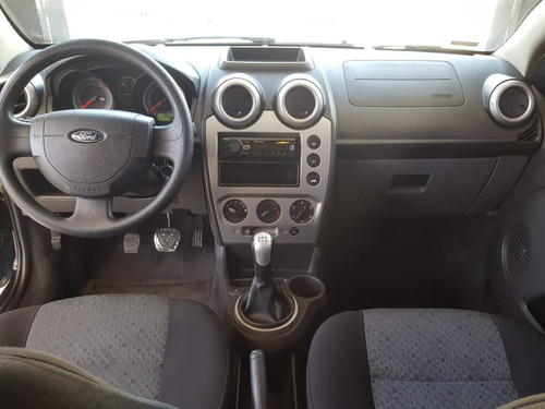 Ford Fiesta 1.6 Rocam Se Plus Hatch 8v Flex 4p Manual