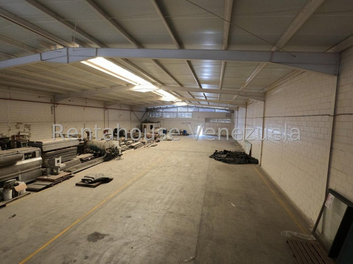Manuel Perez Vende Excelente Galpón En Zona Industrial Ii De Barquisimeto Mls#25-6695