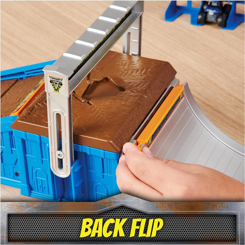 Monster Jam Mini Freestyle Flip Arena Playset Y Almacenamien