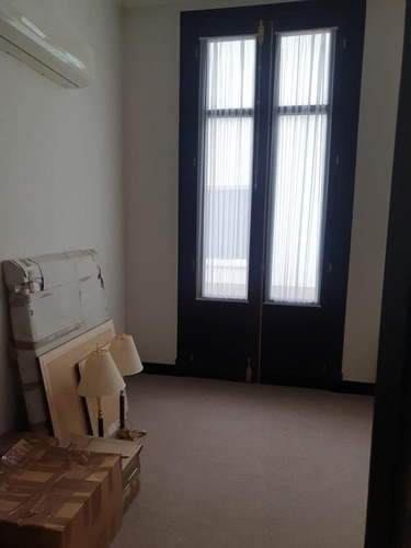 Imagen 13 de 26 de Sarandi Entre Juncal Y B Mitre, Gran Oficina De 300m2 Totalmente Reciclada!!