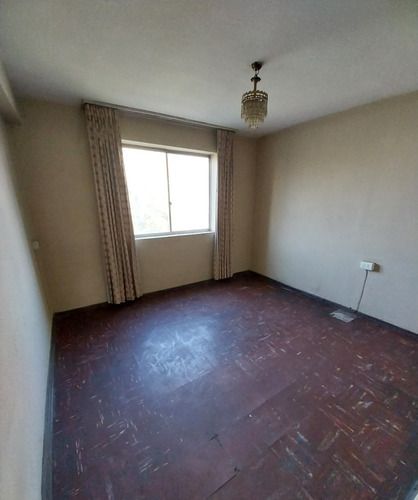 ¡¡¡ Ubicación Inmejorable, Ideal Para Remodelar A Tu Gusto !