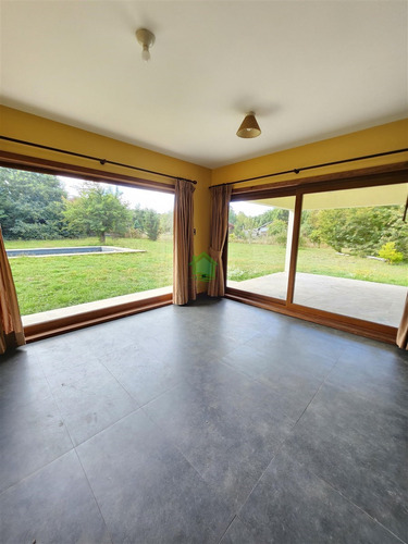 Hermosa Casa De 6 Dorm. En Parcela Para Arriendo En Valdivia