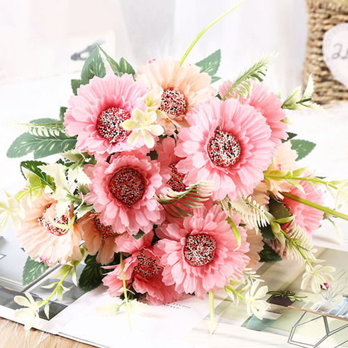 Simulación De Flores De Plantas Artificiales, Gerbera Y Gira