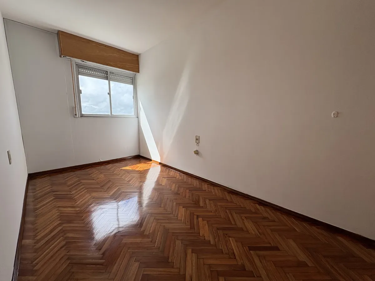 Alquile Apartamento De 3 Dormitorios En Parque Posadas. · Foto 4