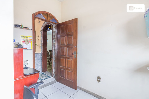 Imagem 12 de 15 de Venda De Casa Com 414m² E 9 Quartos - 13423