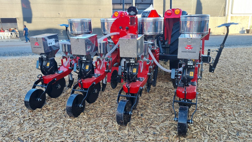 Sembradora Neumática 4 Surcos Massey Ferguson Con Accesorios