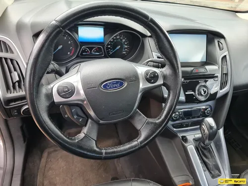 Ford Focus Titanium 2.0cc AT AA 4X2