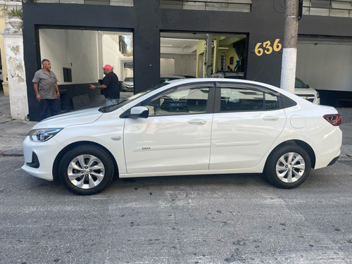 Chevrolet Onix plus LT 1.0