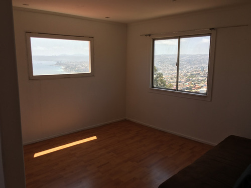 Casa Vista Al Mar, Garaje, Balcón, 3 Drmts, 2 Baños, Patio.