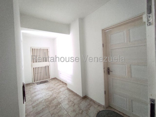 Cf Hermoso Apartamento A La Venta En Edificio Con Planta Eléctrica Y Conectado A Pozo En Maracay!! Listing 25-18344