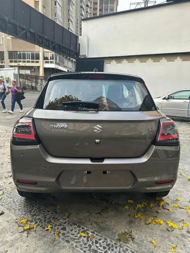 Suzuki Swift Glx 2025