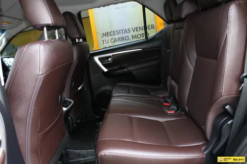 Toyota Fortuner 2.7 SRV